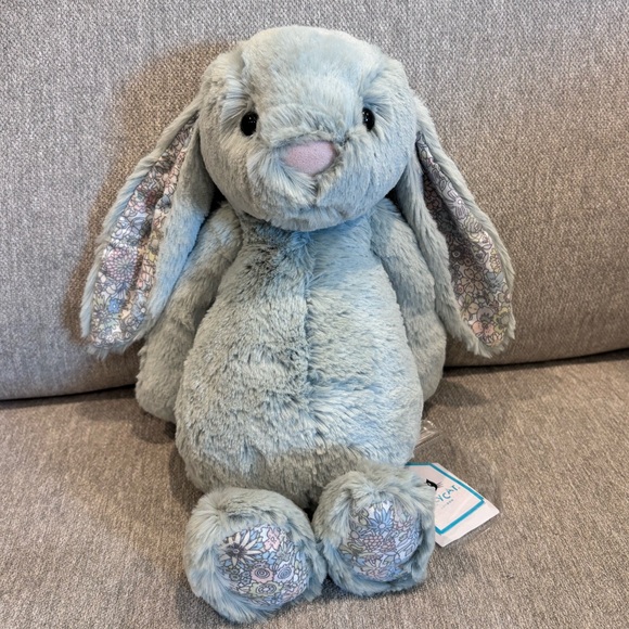 AUTHENTIC NWT Jellycat medium blossom sage bunny 12“ -Retired- FAST SHIPPING - Picture 1 of 6